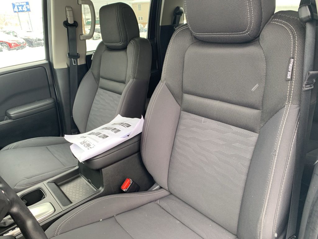 2024 Nissan Frontier SV - Photo 13