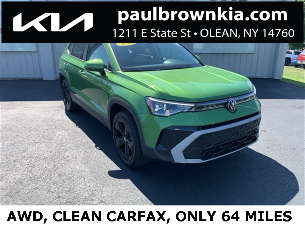 2025 Volkswagen Taos SEL's photo