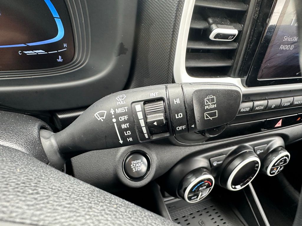 2023 Hyundai Venue Limited - Photo 15