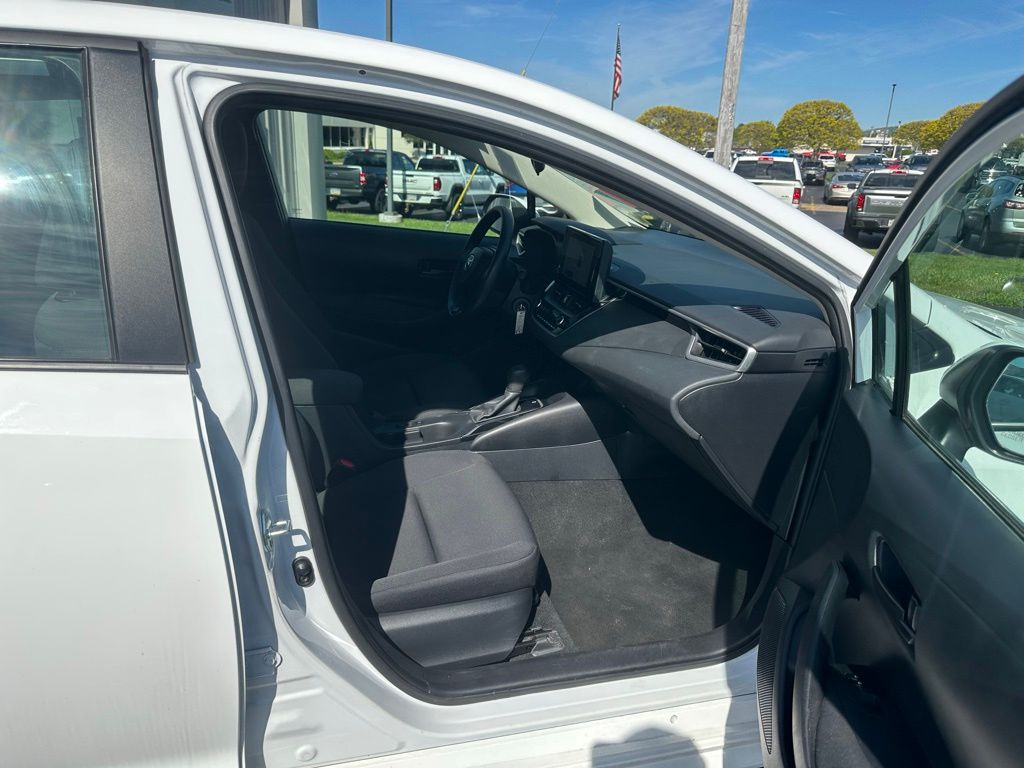 2024 Toyota Corolla LE - Photo 38