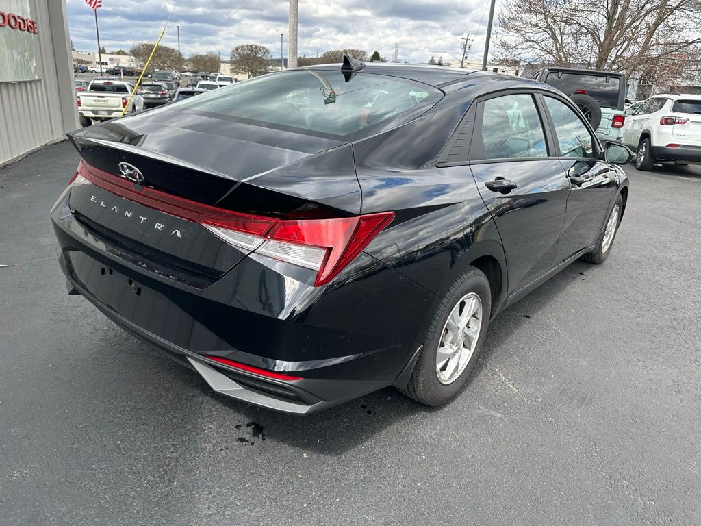 2023 Hyundai Elantra SE - Photo 8