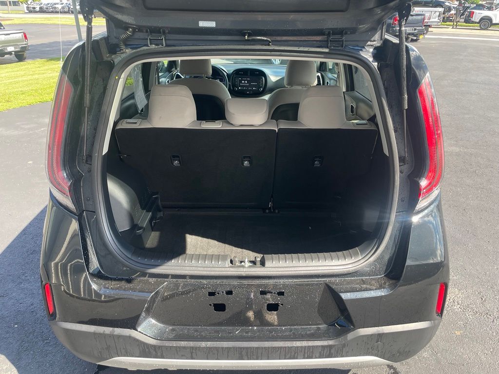 2025 Kia Soul LX - Photo 29