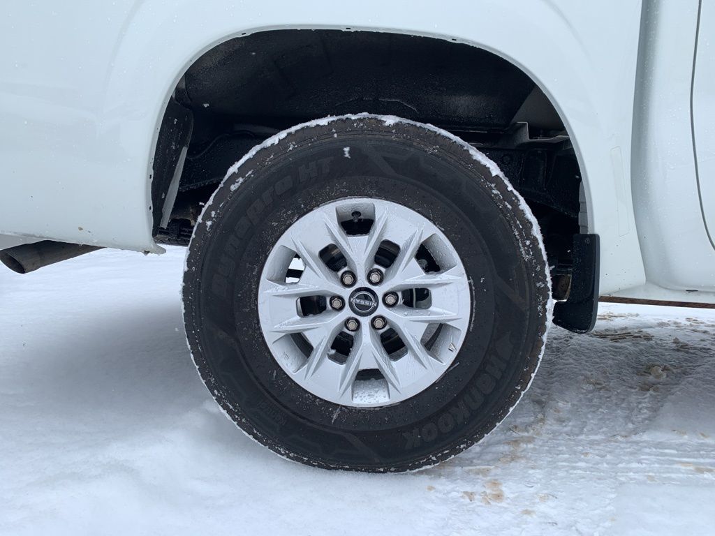 2024 Nissan Frontier SV - Photo 11