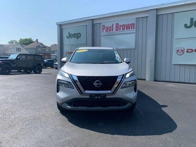 2023 Nissan Rogue SV photo 2