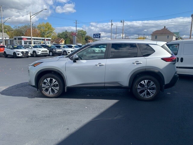 2023 Nissan Rogue SV photo 3