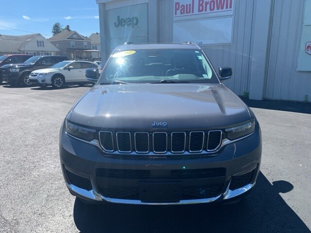 2022 Jeep Grand Cherokee Limited photo 2