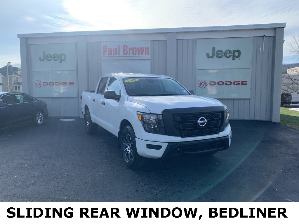 2022 Nissan Titan S's photo