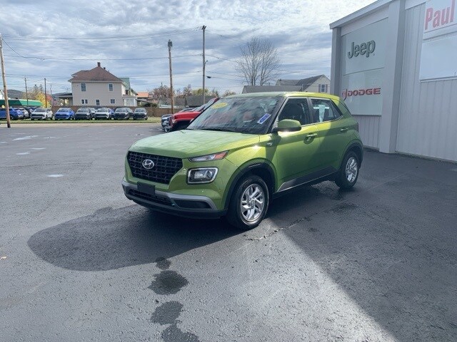 2022 Hyundai Venue SE photo 2