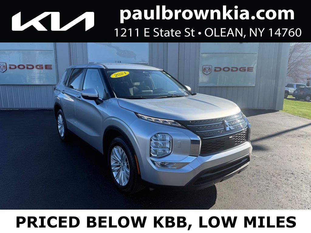 2024 Mitsubishi Outlander ES