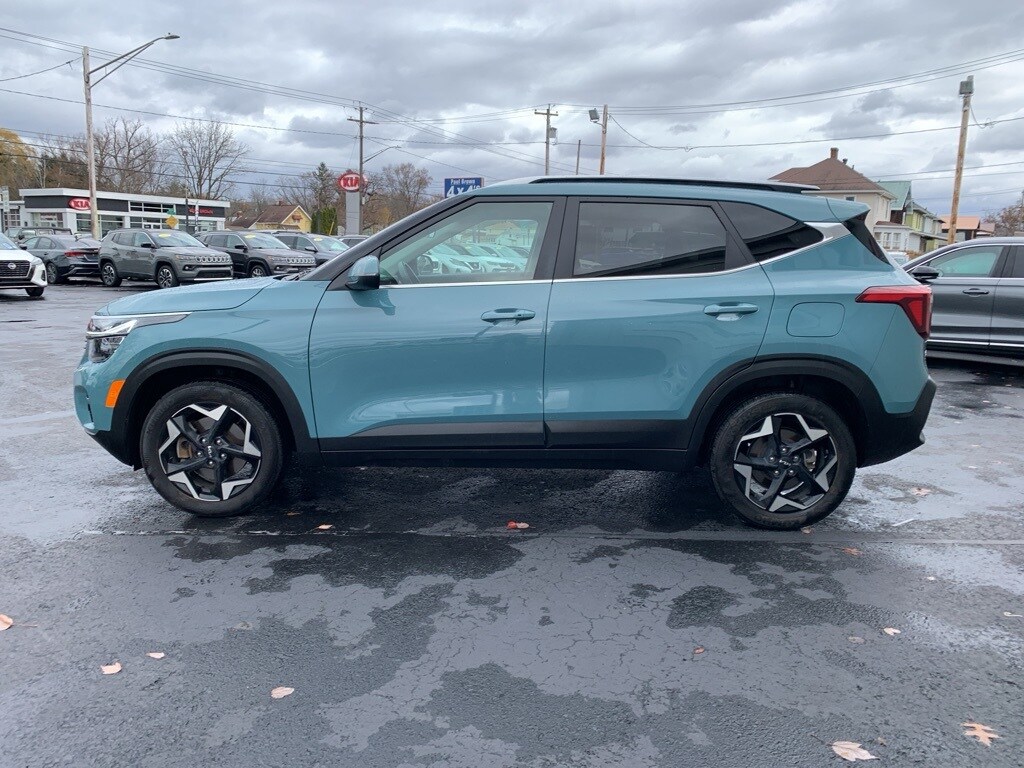 2024 Kia Seltos EX photo 2