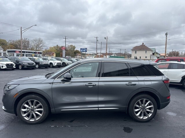 2022 Lincoln Corsair Standard photo 3