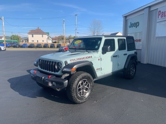 2024 Jeep Wrangler Rubicon photo 2