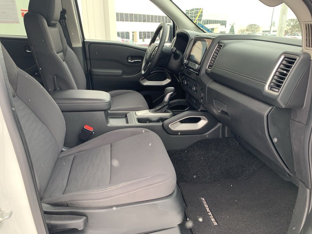 2024 Nissan Frontier SV - Photo 35