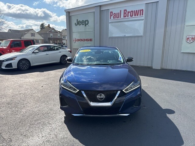 2023 Nissan Maxima SV photo 2