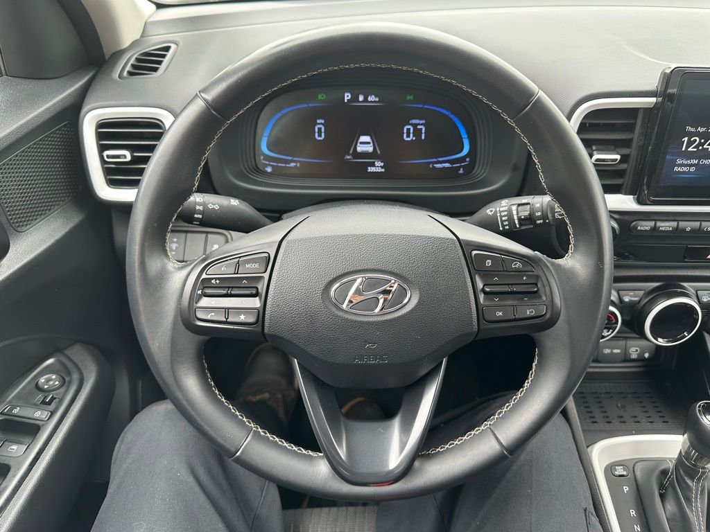 2023 Hyundai Venue Limited - Photo 11