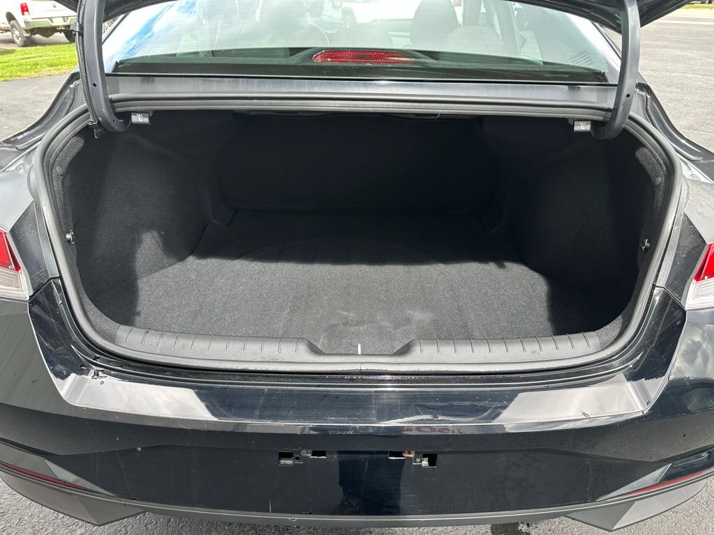 2023 Hyundai Elantra SE - Photo 31