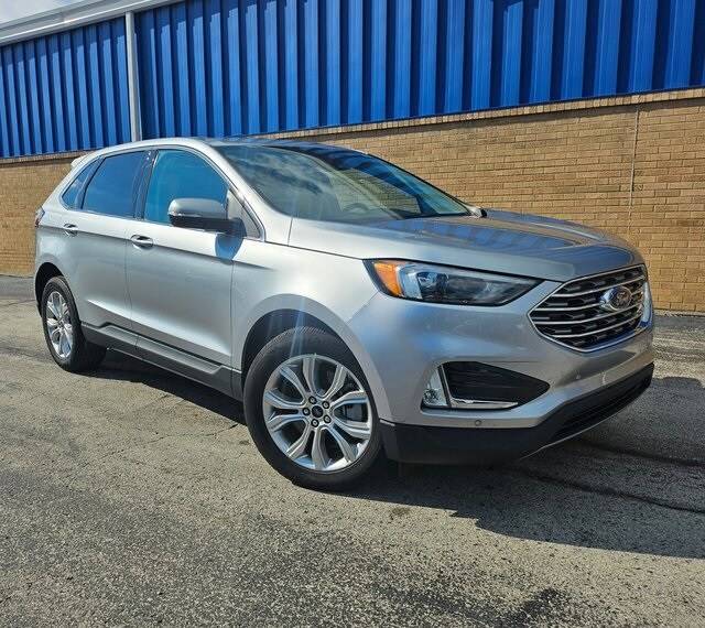 2024 Ford Edge Titanium photo 3