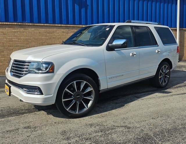 2017 Lincoln Navigator Reserve photo 3