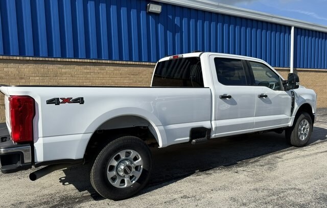 2023 Ford F-250 photo 2