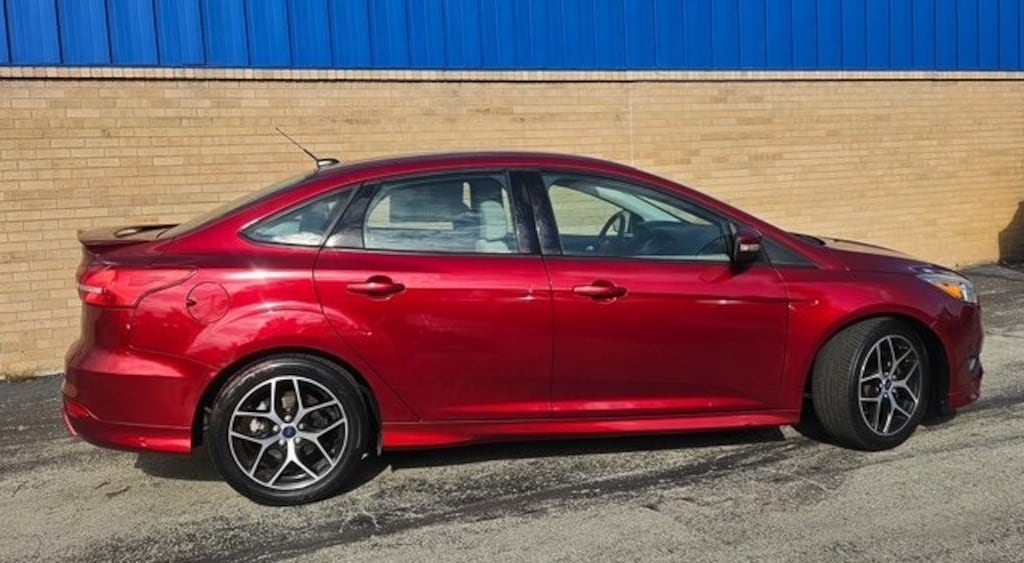 Used 2015 Ford Focus SE Sedan