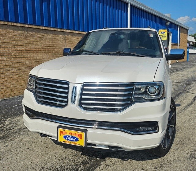 2017 Lincoln Navigator Reserve photo 2