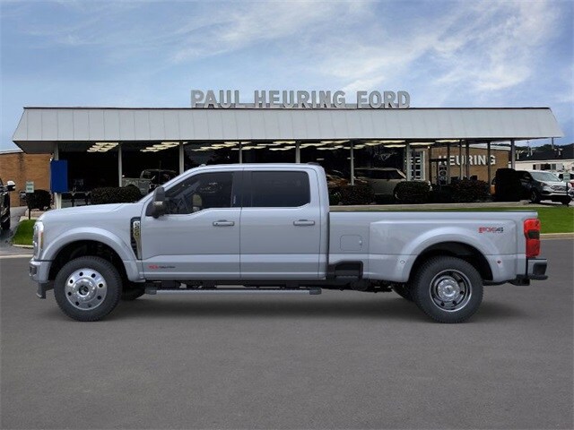 2026 Ford F-450 photo 3