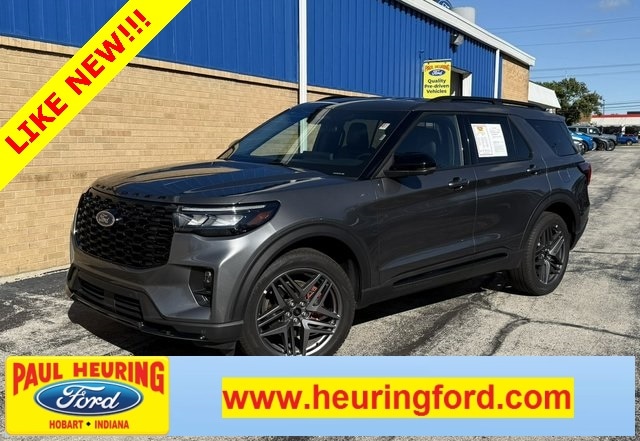 2025 Ford Explorer ST-LINE's photo
