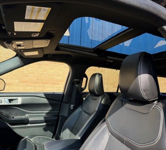 2022 Ford Explorer ST - Photo 18