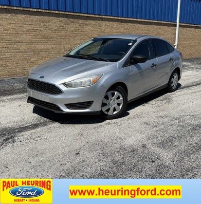 2017 Ford Focus Sedan S's photo