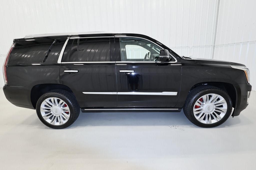 Certified 2020 Cadillac Escalade Platinum with VIN 1GYS4DKJ2LR142063 for sale in Canfield, OH