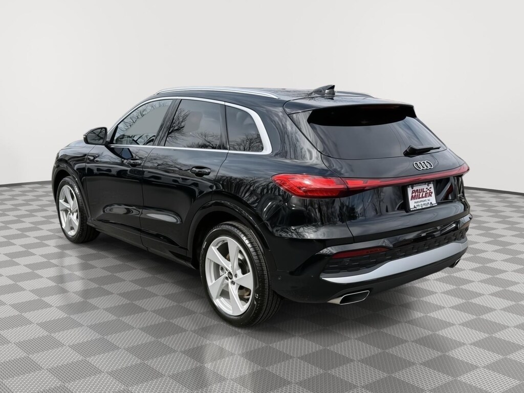 New 2025 Audi Q5 2.0T Prestige SUV