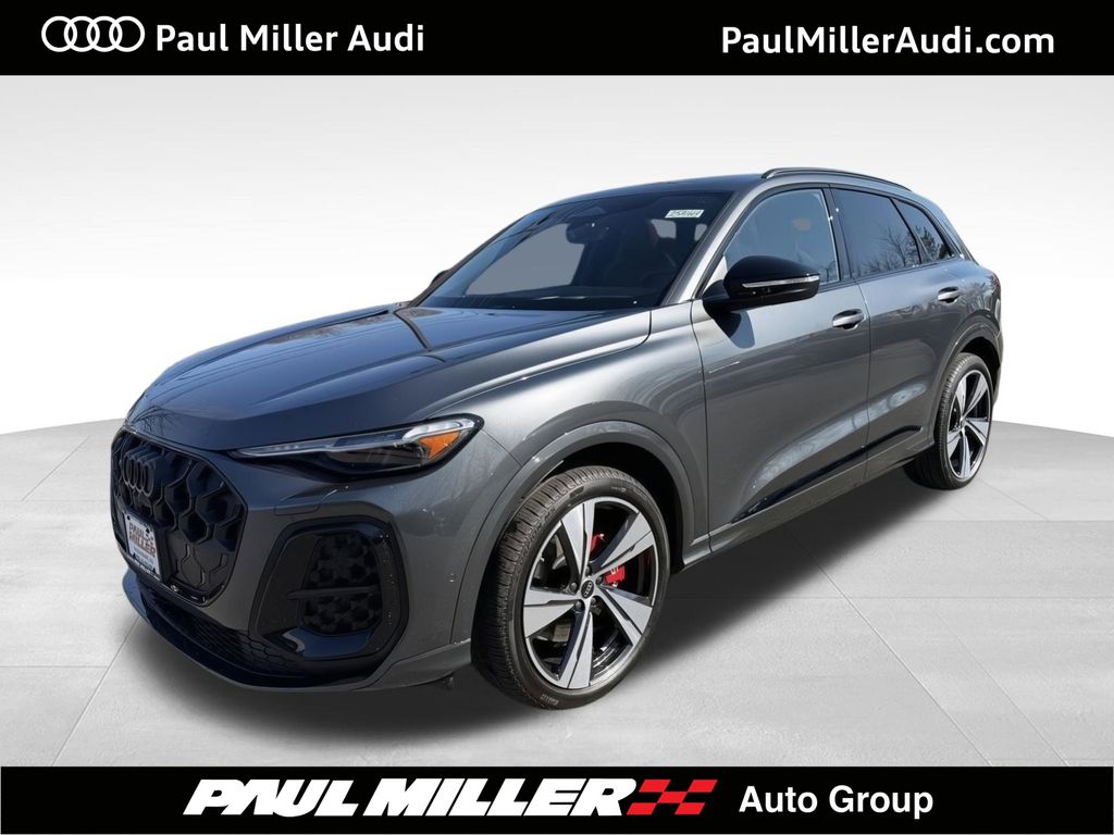2025 Audi SQ5 Premium Plus's photo