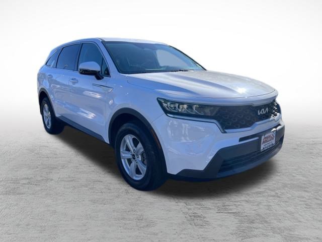 2022 Kia Sorento LX photo 3