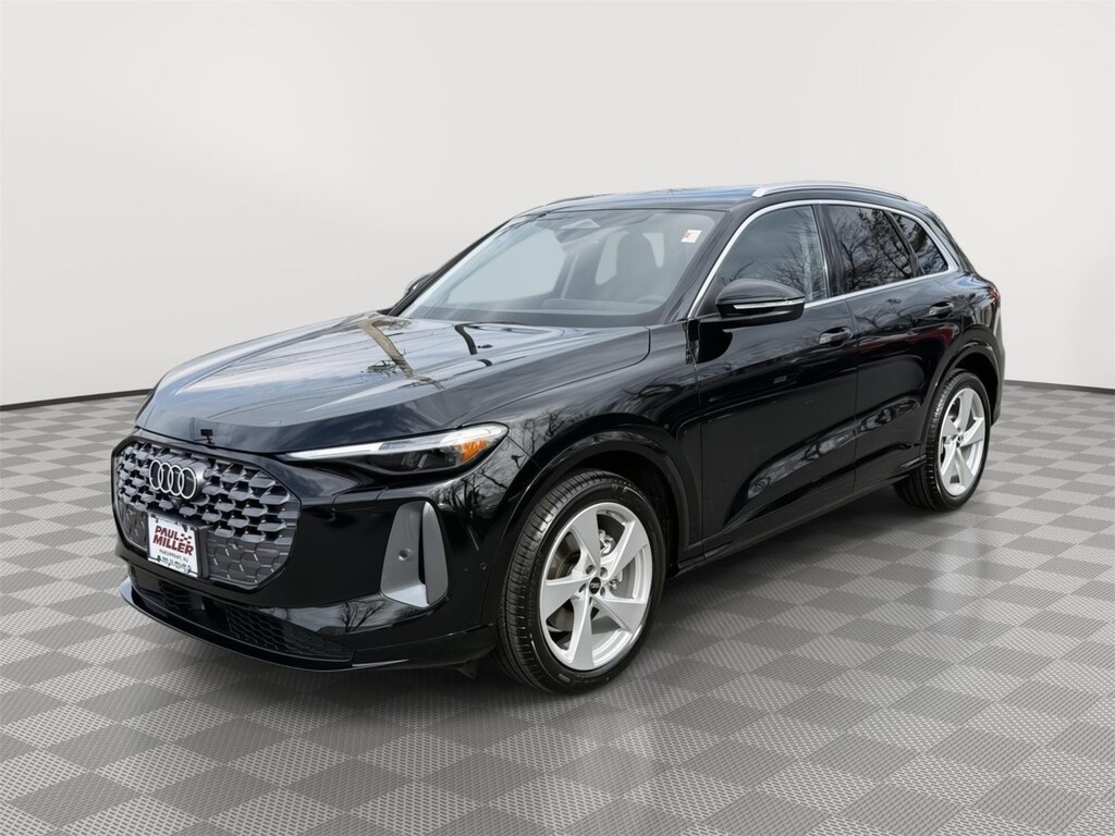 New 2025 Audi Q5 2.0T Prestige SUV