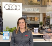 Staff member Kelly Gionis from ID_30543efea144