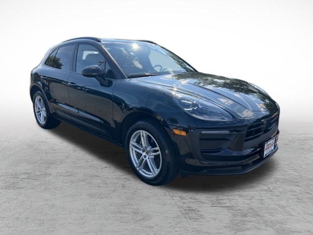 2024 Porsche Macan Base photo 3