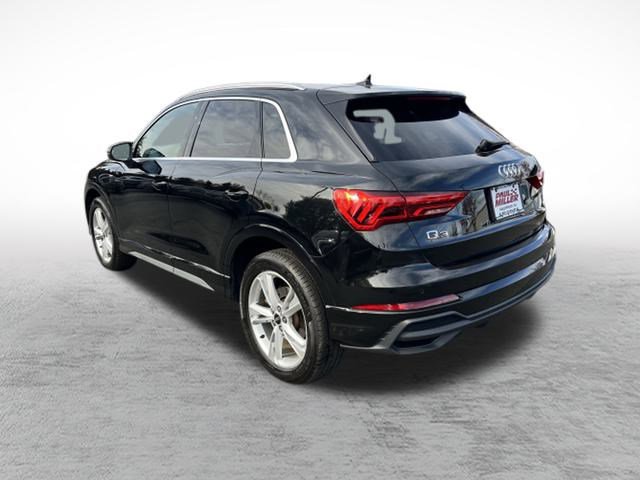 2023 Audi Q3 S line Premium Plus photo 4