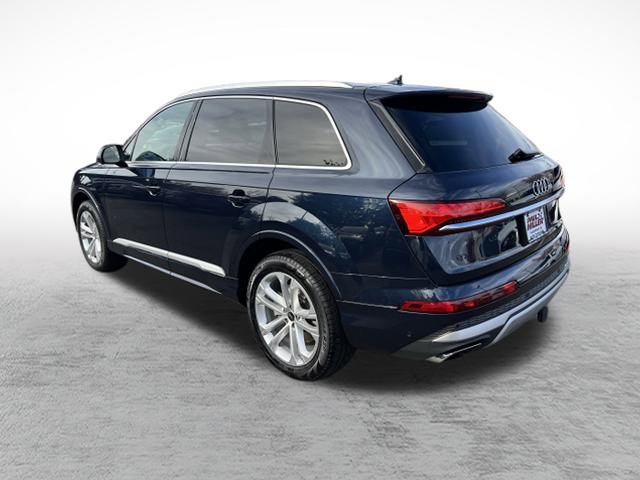 2025 Audi Q7 45 Premium Plus photo 4