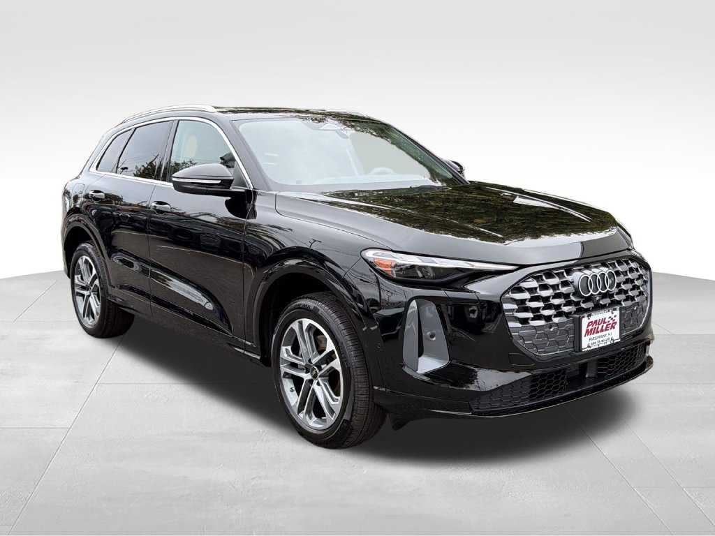 New 2026 Audi Q5 2.0T Premium SUV