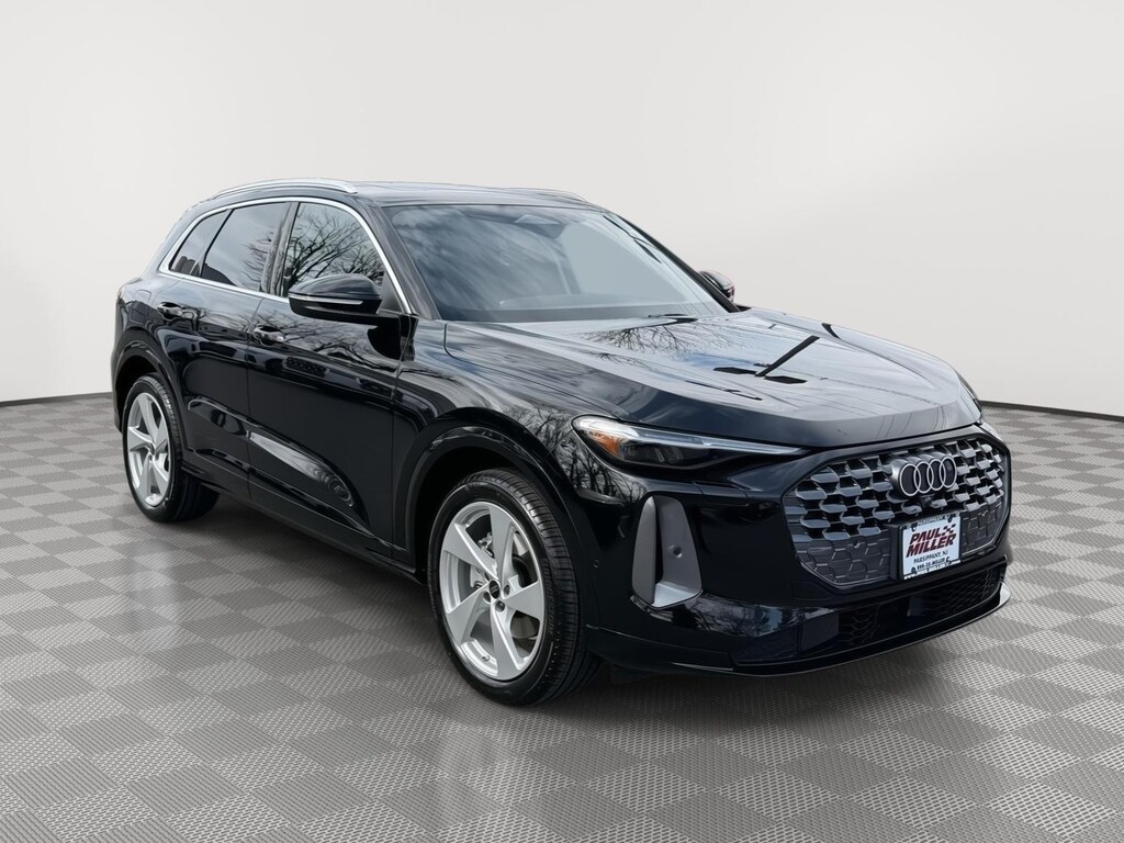 New 2025 Audi Q5 2.0T Prestige SUV