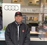 Staff member Hernando Estrada from ID_30543efea144