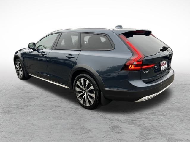 2025 Volvo V90 Cross Country B6 photo 4