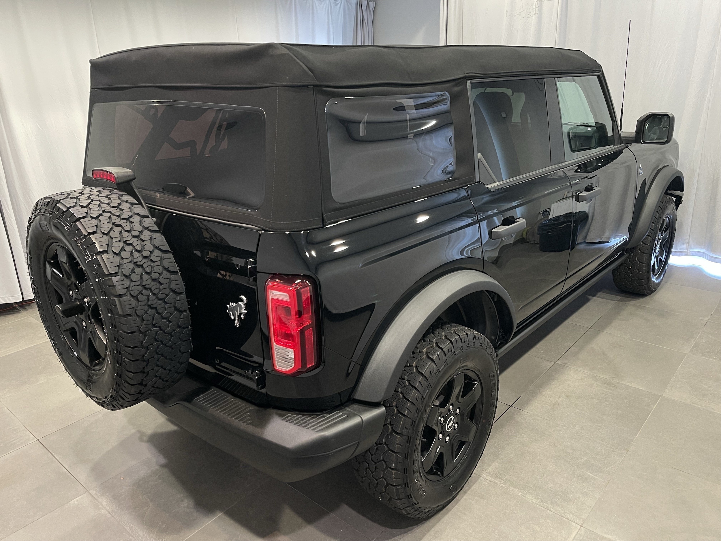 2024 Ford Bronco 4-Door Black Diamond - Photo 6