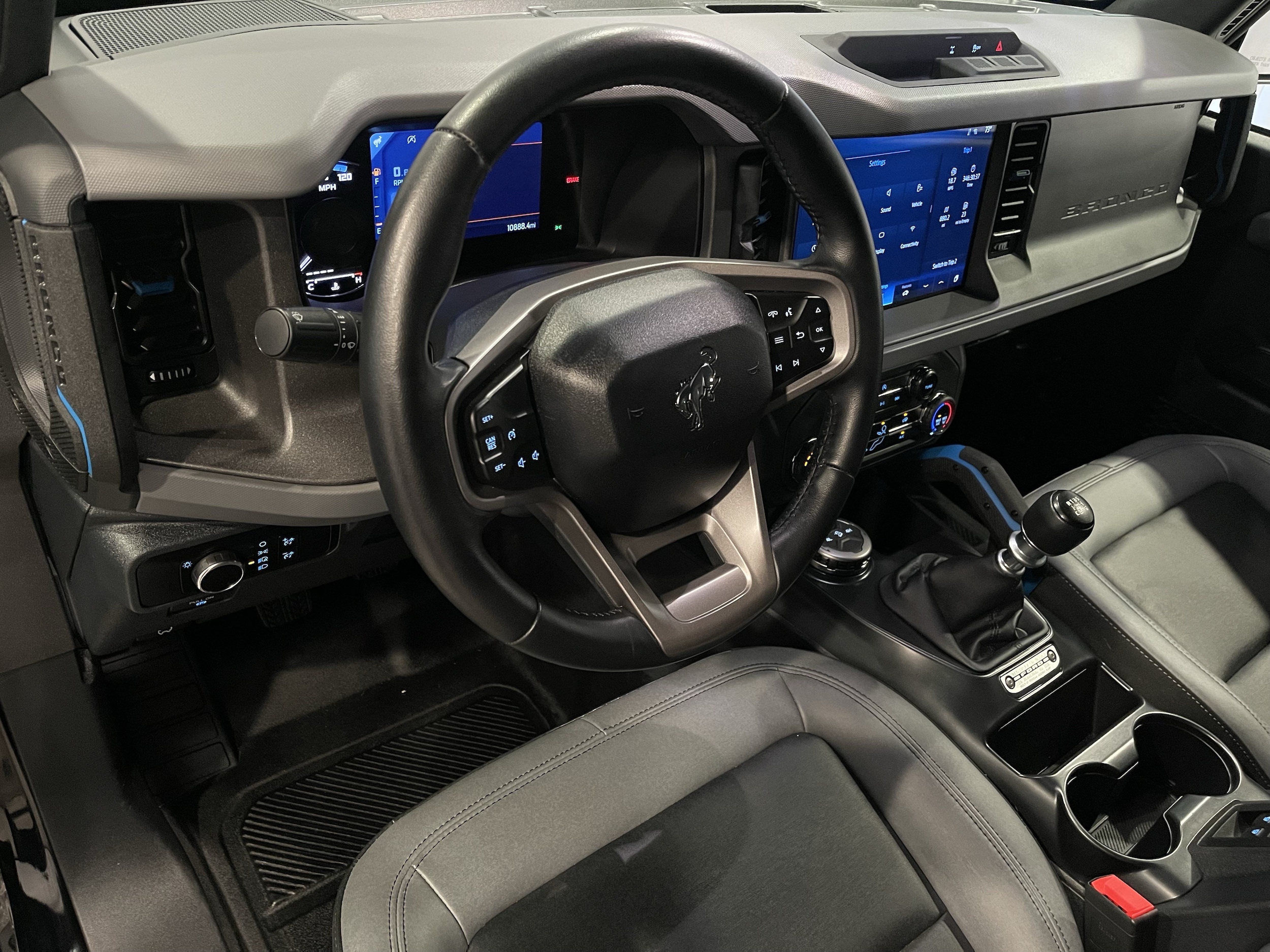 2024 Ford Bronco 4-Door Black Diamond - Photo 13