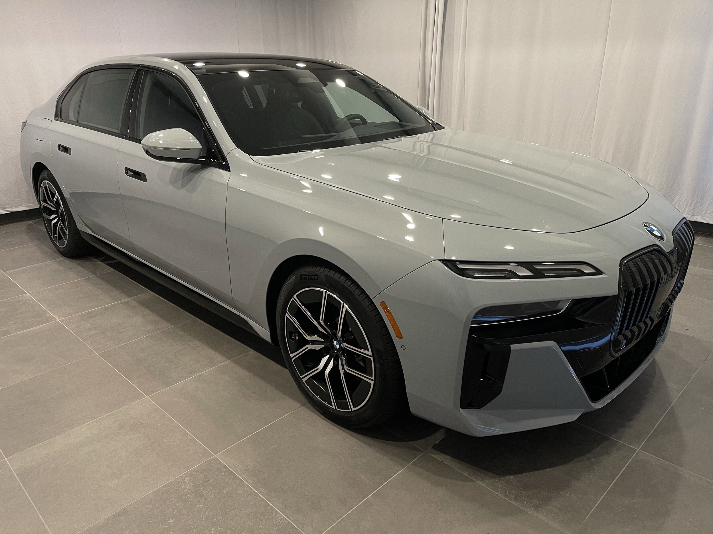 2026 Bmw 740i xDrive Sedan photo 3