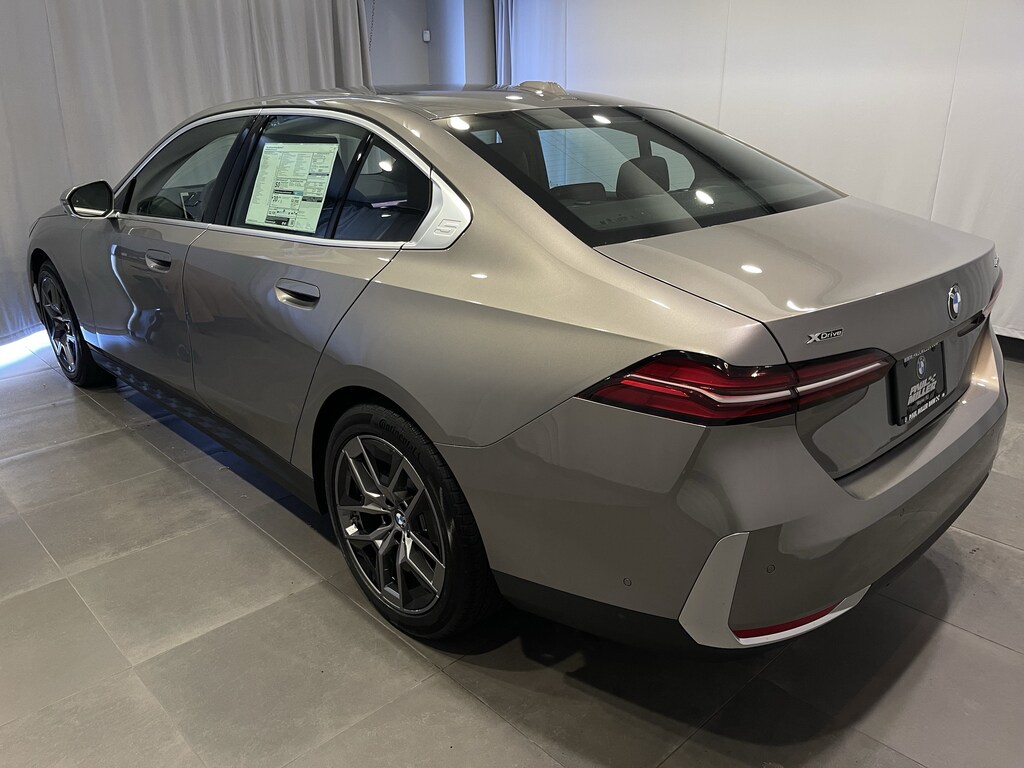 New 2026 BMW 530i xDrive Sedan