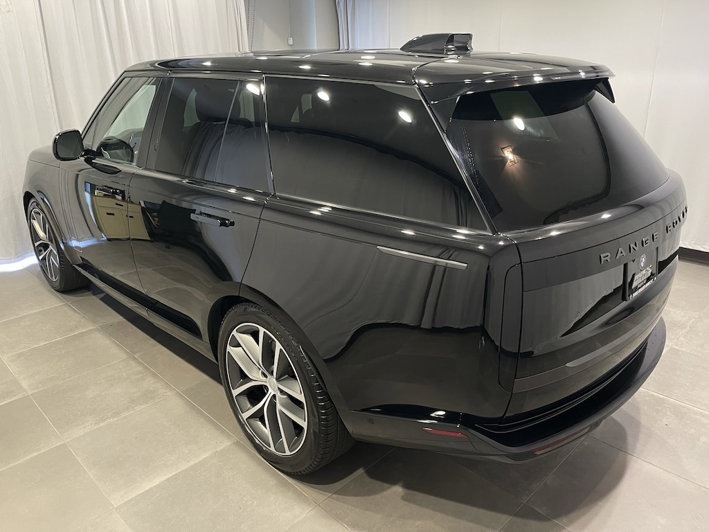 Used 2025 Land Rover Range Rover P530 SE SUV