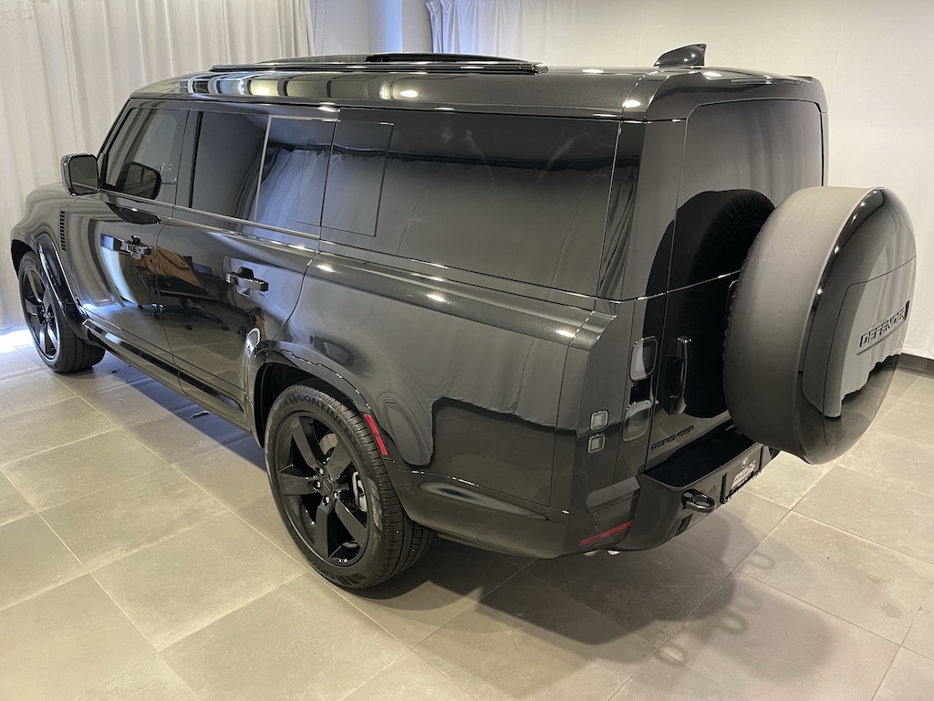 Used 2026 Land Rover Defender 130 X-Dynamic SE SUV