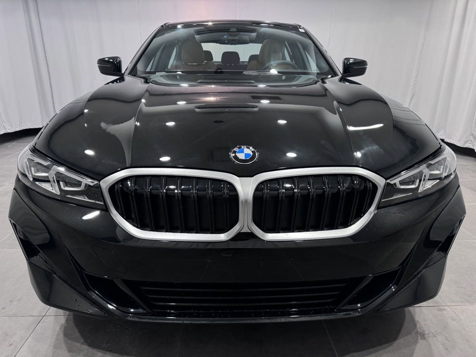2025 Bmw 330i xDrive Sedan photo 2