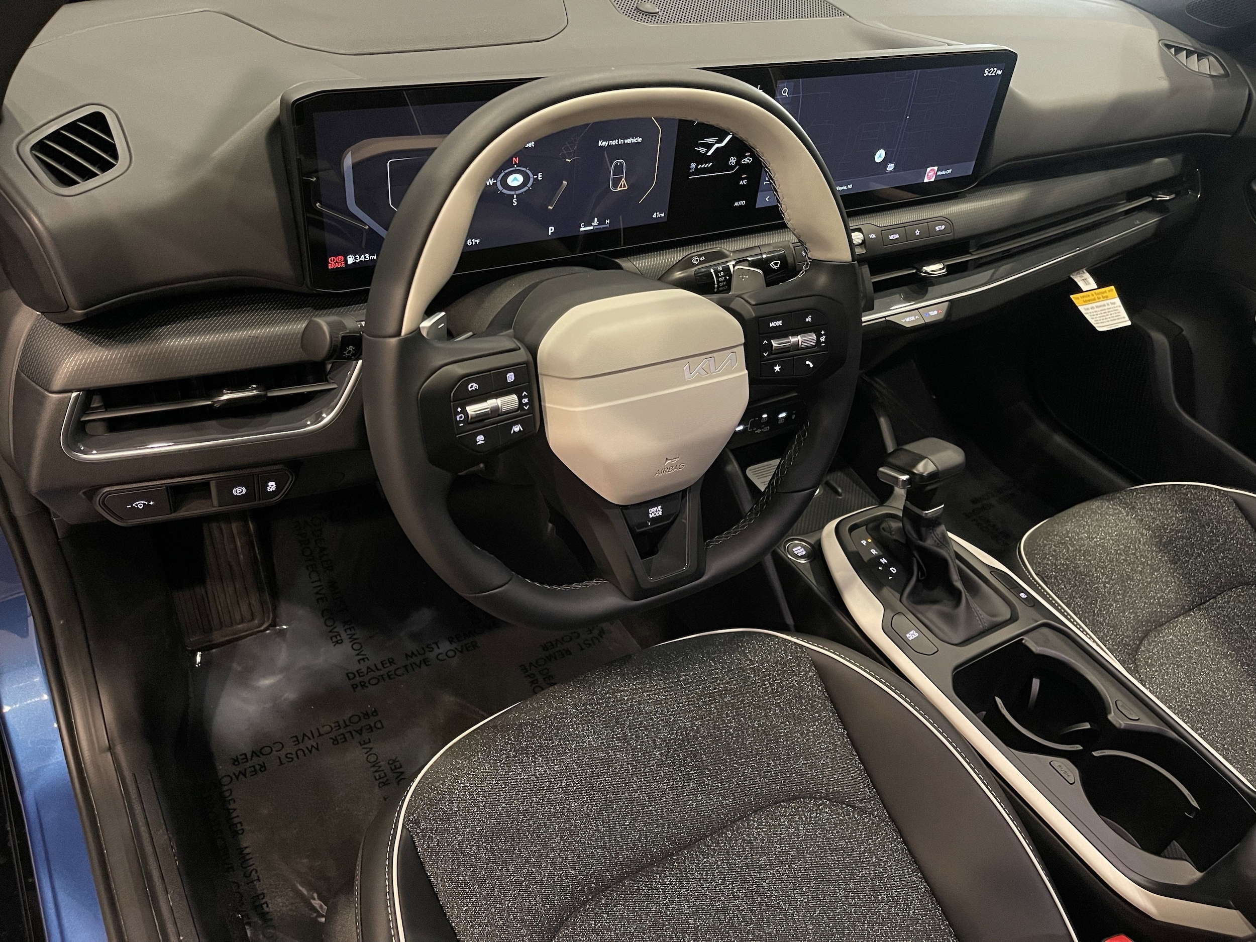 2025 Kia K4 GT-Line - Photo 13